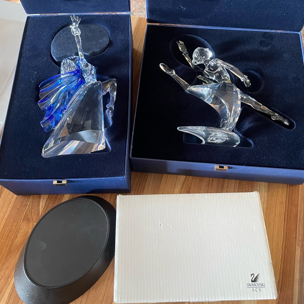 2 Swarovski SCS Annual Edition Crystal Dancer Figurines w/ 1Stand (Isadora/Anna)